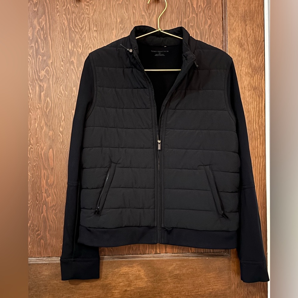 Travis Mathew Women’s Skyloft Black Quilted Jacket
